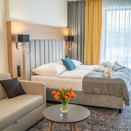 Lux Apartman V Hoteli Akvamarin เบเชนยอวา ภายนอก รูปภาพ
