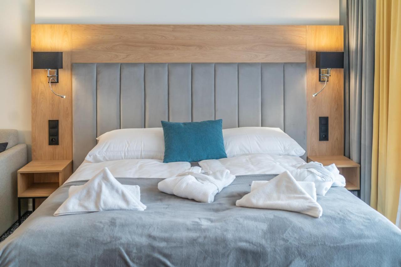 Lux Apartman V Hoteli Akvamarin เบเชนยอวา ภายนอก รูปภาพ